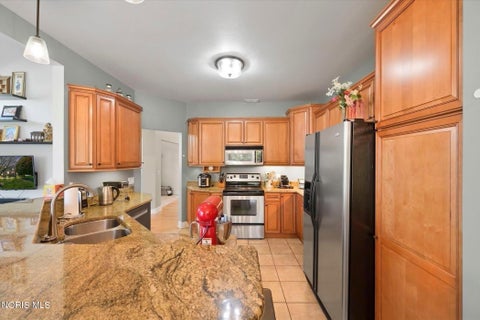 Tiny photo for 2334 Sunflower Court, Perrysburg, OH 43551 (MLS # 10012663)