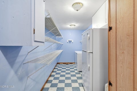Tiny photo for 216 Esther Lane, Findlay, OH 45840 (MLS # 10013163)
