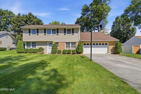 Photo of 216 Esther Lane, Findlay, OH 45840 (MLS # 10013163)