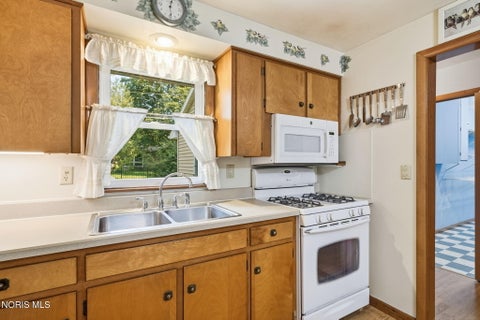 Tiny photo for 216 Esther Lane, Findlay, OH 45840 (MLS # 10013163)
