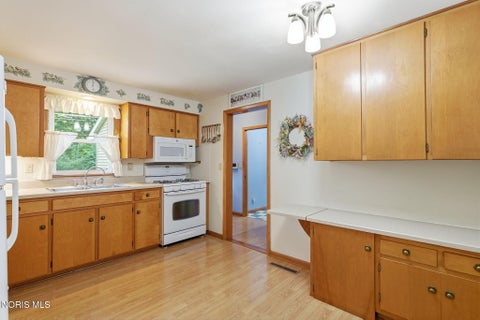 Tiny photo for 216 Esther Lane, Findlay, OH 45840 (MLS # 10013163)