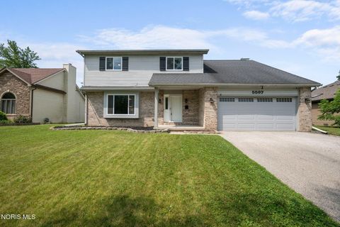 Homes For Sale - 5507 Greenridge Drive<br/> Toledo, OH 43615