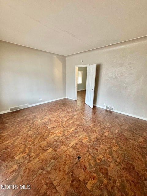 Tiny photo for 158 Everett Street, Toledo, OH 43608 (MLS # 10012985)