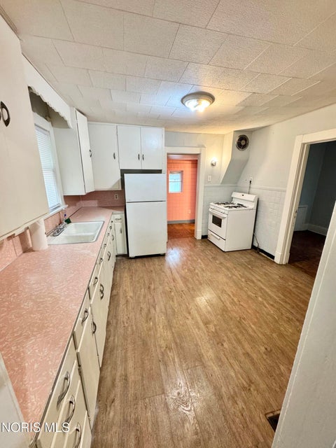 Tiny photo for 158 Everett Street, Toledo, OH 43608 (MLS # 10012985)
