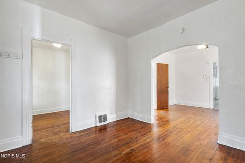 Tiny photo for 38 E Streicher Street, Toledo, OH 43608 (MLS # 10010192)