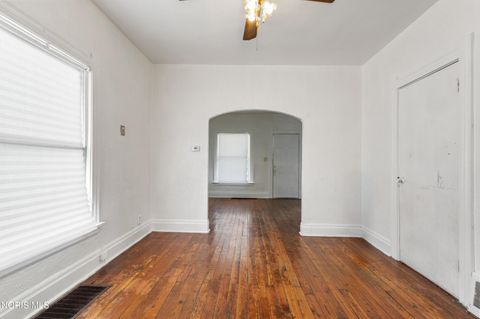 Tiny photo for 38 E Streicher Street, Toledo, OH 43608 (MLS # 10010192)