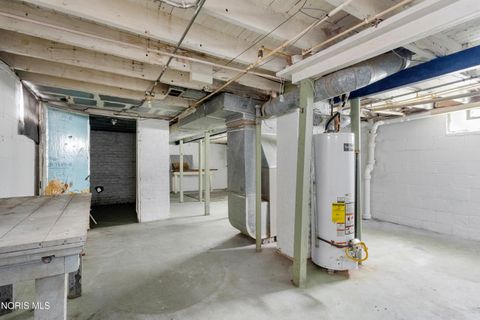 Tiny photo for 38 E Streicher Street, Toledo, OH 43608 (MLS # 10010192)