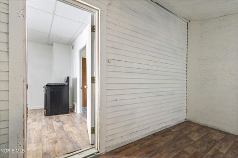 Tiny photo for 38 E Streicher Street, Toledo, OH 43608 (MLS # 10010192)