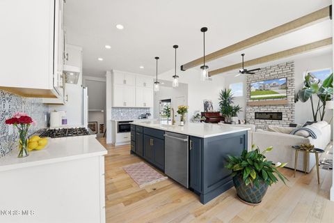 Tiny photo for 130 Barton Creek Drive, Perrysburg, OH 43551 (MLS # 10006694)