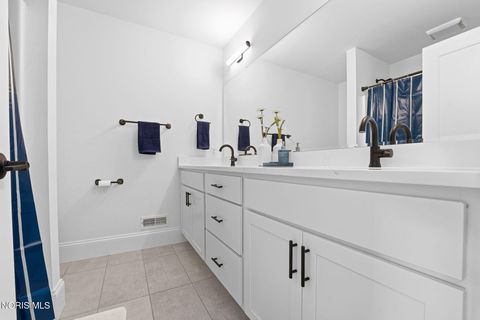 Tiny photo for 130 Barton Creek Drive, Perrysburg, OH 43551 (MLS # 10006694)