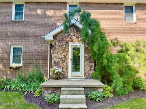Tiny photo for 1031 N Cousino Road, Oregon, OH 43616 (MLS # 10012829)