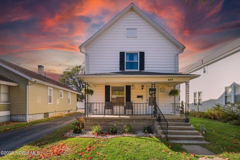 Photo of 217 Marshall Street, Wauseon, OH 43567 (MLS # 10000850) Photo of 217 Marshall Street, Wauseon, OH 43567 (MLS # 10000850)