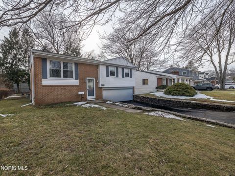 Photo of 4735 Imperial Drive, Toledo, OH 43623 (MLS # 10004211)