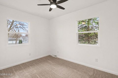 Tiny photo for 1204 Scott Street, Maumee, OH 43537 (MLS # 10005565)