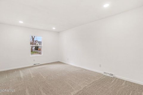 Tiny photo for 1204 Scott Street, Maumee, OH 43537 (MLS # 10005565)