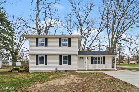 Photo of 1204 Scott Street, Maumee, OH 43537 (MLS # 10005565)