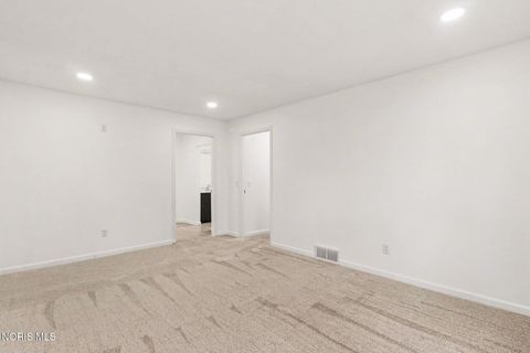 Tiny photo for 1204 Scott Street, Maumee, OH 43537 (MLS # 10005565)