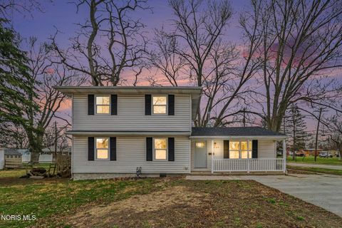 Tiny photo for 1204 Scott Street, Maumee, OH 43537 (MLS # 10005565)