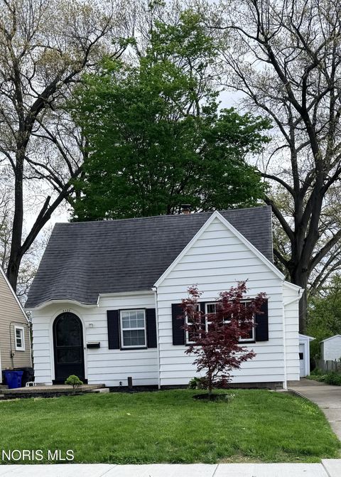 Photo of 2133 Loxley Road, Toledo, OH 43613 (MLS # 10007553)