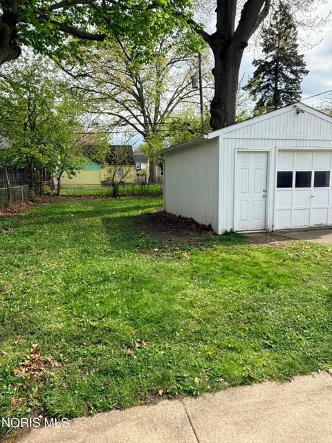 Tiny photo for 2133 Loxley Road, Toledo, OH 43613 (MLS # 10007553)