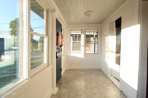 Tiny photo for 438 2nd Street, Toledo, OH 43605 (MLS # 10012816)