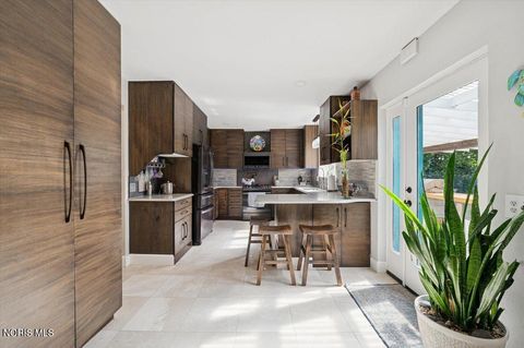 Tiny photo for 4545 Indian Road, Ottawa Hills, OH 43615 (MLS # 10006315)