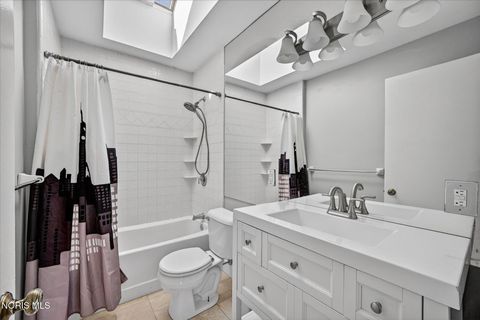 Tiny photo for 4545 Indian Road, Ottawa Hills, OH 43615 (MLS # 10006315)