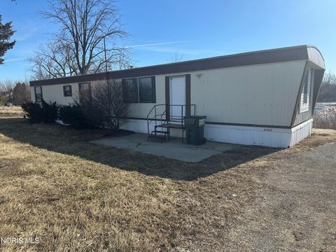Photo of 4103 Oh-53 Hwy, Fremont, OH 43420 (MLS # 10004600)