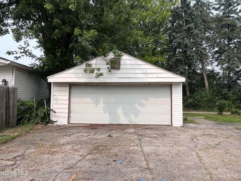 Tiny photo for 356 Sumner Street, Toledo, OH 43609 (MLS # 10010659)
