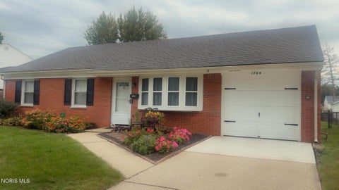Photo of 1764 N Parkway Dr. N Drive, Maumee, OH 43537 (MLS # 10012895)