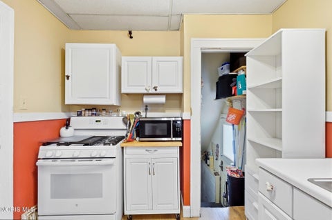 Tiny photo for 5114 Douglas Road, Toledo, OH 43613 (MLS # 10014279)