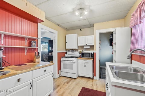 Tiny photo for 5114 Douglas Road, Toledo, OH 43613 (MLS # 10014279)