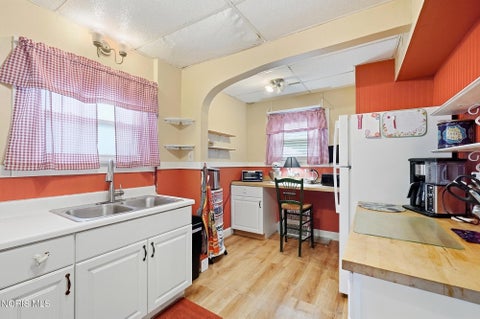 Tiny photo for 5114 Douglas Road, Toledo, OH 43613 (MLS # 10014279)