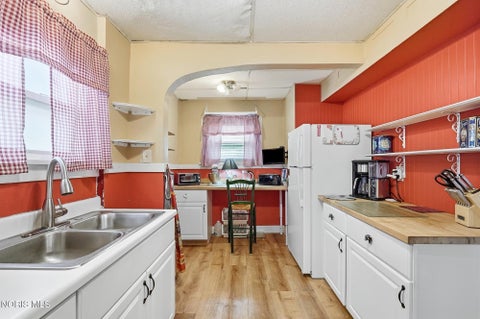 Tiny photo for 5114 Douglas Road, Toledo, OH 43613 (MLS # 10014279)