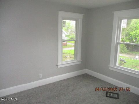 Tiny photo for 2537 Fulton Street, Toledo, OH 43610 (MLS # 10006944)
