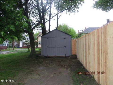 Tiny photo for 2537 Fulton Street, Toledo, OH 43610 (MLS # 10006944)