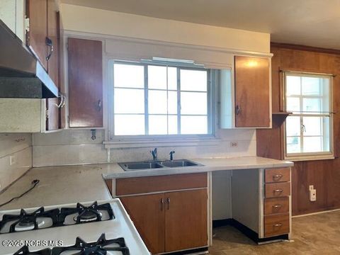 Tiny photo for 511 W Maumee Avenue, Napoleon, OH 43545 (MLS # 10002486)