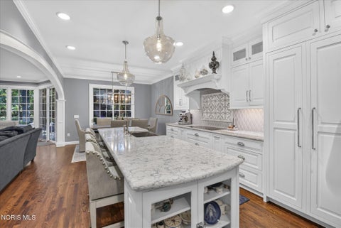 Tiny photo for 46 Exmoor, Ottawa Hills, OH 43615 (MLS # 10012811)