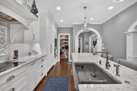 Tiny photo for 46 Exmoor, Ottawa Hills, OH 43615 (MLS # 10012811)