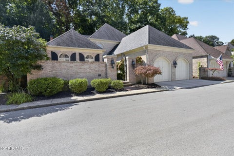 Tiny photo for 46 Exmoor, Ottawa Hills, OH 43615 (MLS # 10012811)