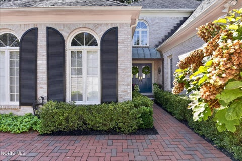 Tiny photo for 46 Exmoor, Ottawa Hills, OH 43615 (MLS # 10012811)