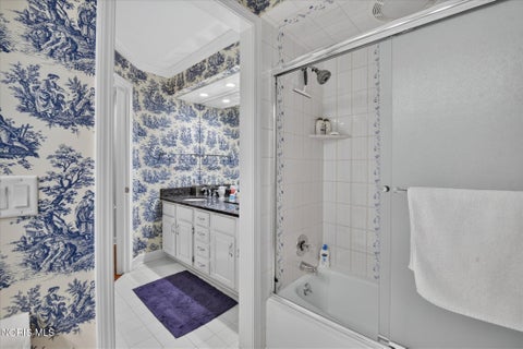 Tiny photo for 46 Exmoor, Ottawa Hills, OH 43615 (MLS # 10012811)