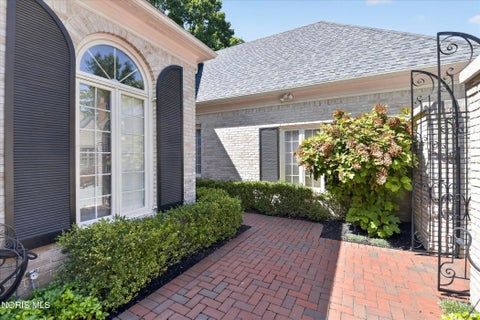 Tiny photo for 46 Exmoor, Ottawa Hills, OH 43615 (MLS # 10012811)