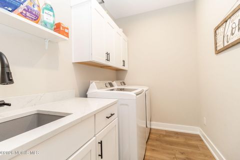 Tiny photo for 3302 Chapel Creek Drive, Perrysburg, OH 43551 (MLS # 10003328)