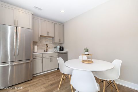 Tiny photo for 3302 Chapel Creek Drive, Perrysburg, OH 43551 (MLS # 10003328)