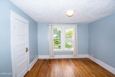 Tiny photo for 705 Perry Street, Defiance, OH 43512 (MLS # 10007900)