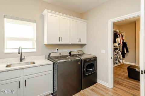 Tiny photo for 9851 Saugatuck Drive, Sylvania, OH 43560 (MLS # 10011886)