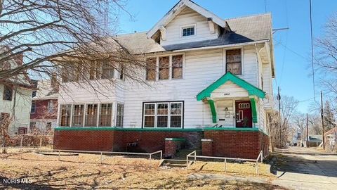 Photo of 1817 Waite Avenue, Toledo, OH 43606 (MLS # 10004843)