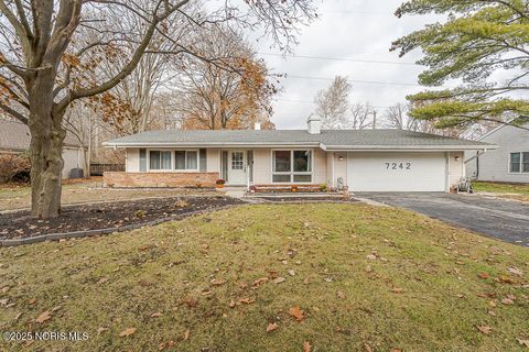 Photo of 7242 Grenlock Drive, Sylvania, OH 43560 (MLS # 10001550)