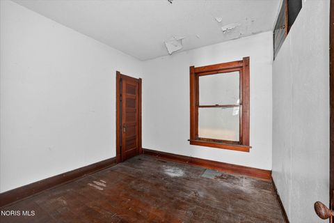 Tiny photo for 150 E Broadway Street, Toledo, OH 43605 (MLS # 10004891)